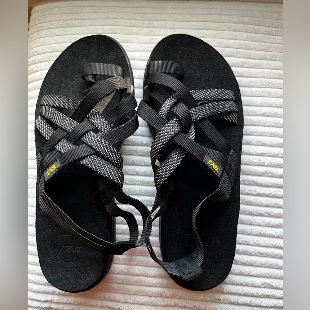 Teeva Women’s Black Voya Strappy Sandals
